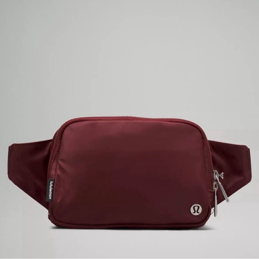 Lululemon everywhere belt bag Merlot 2L